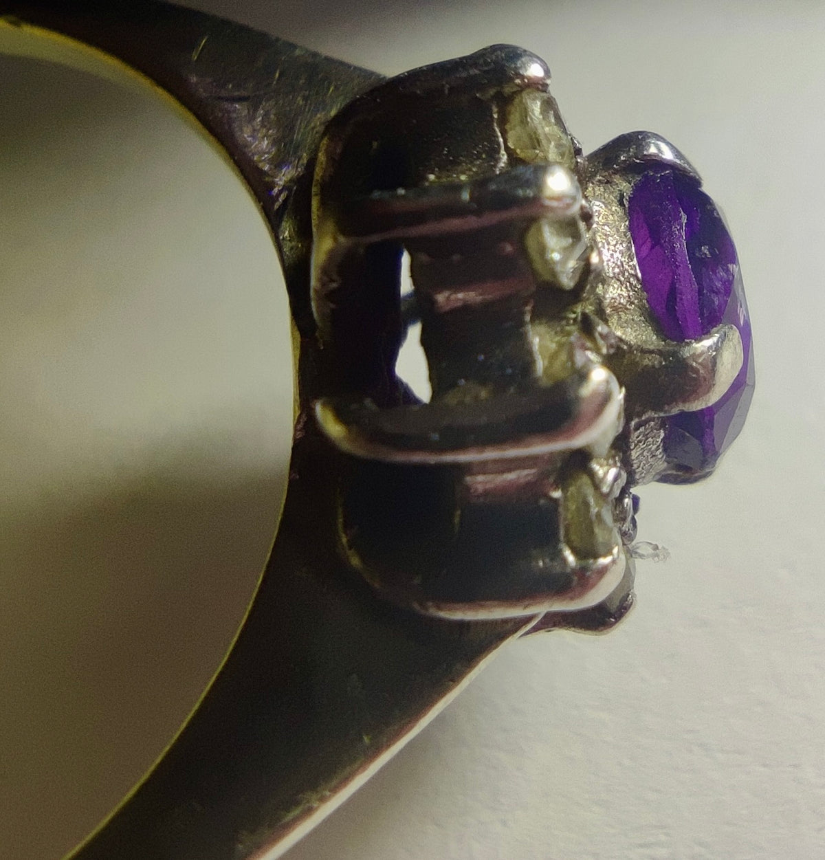 Bague marguerite en argent 925, pierre violette entourée de pierres blanches, taille 54