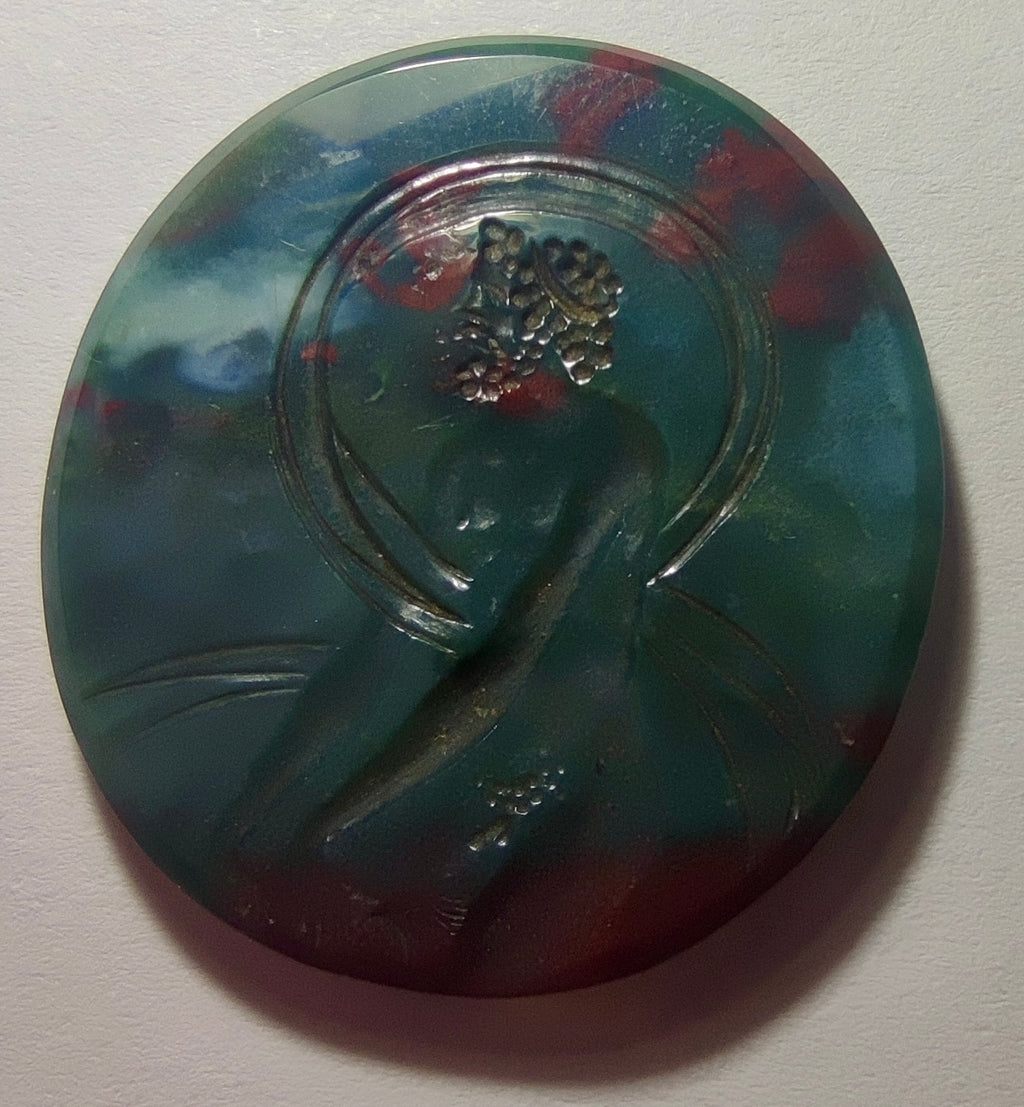Intaille en jaspe héliotrope gravée d'une bacchante, style Art Nouveau, pierre non montée