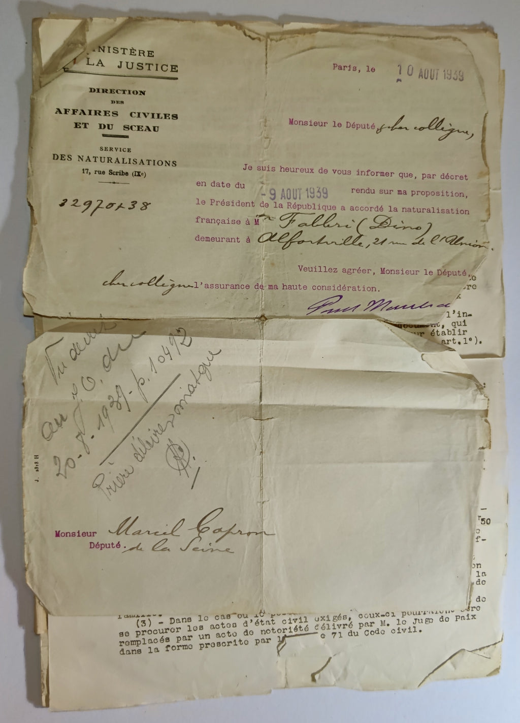 Archives d'un immigré italien, Dino Fabbri (1911-1985) : de Lucques à Alfortville, naturalisation 1939, exode, Berlin 1944, rapatriement - lot de 19 documents et une gourmette