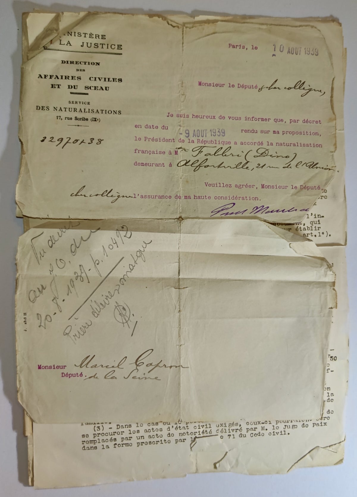 Archives d'un immigré italien, Dino Fabbri (1911-1985) : de Lucques à Alfortville, naturalisation 1939, exode, Berlin 1944, rapatriement - lot de 19 documents et une gourmette