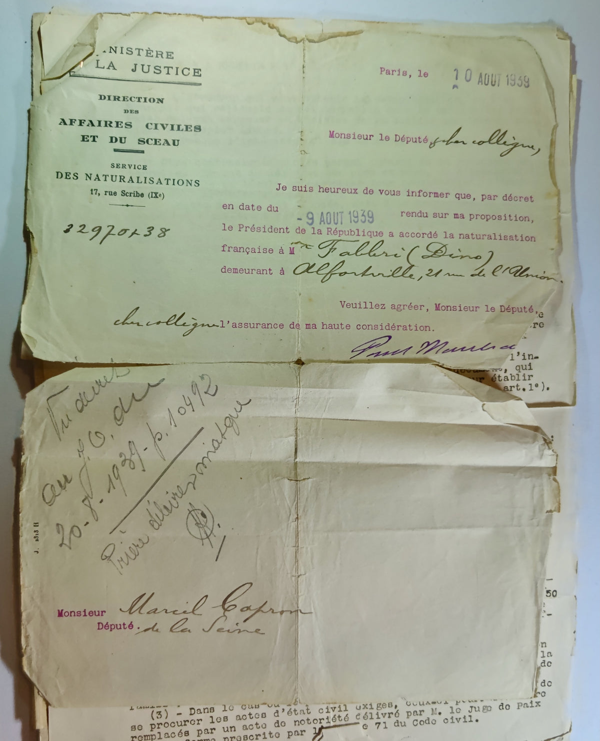 Archives d'un immigré italien, Dino Fabbri (1911-1985) : de Lucques à Alfortville, naturalisation 1939, exode, Berlin 1944, rapatriement - lot de 19 documents et une gourmette