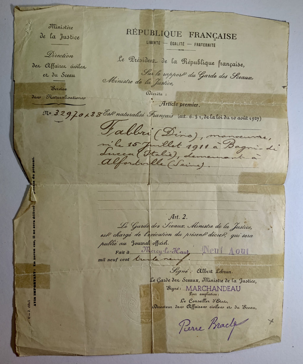 Archives d'un immigré italien, Dino Fabbri (1911-1985) : de Lucques à Alfortville, naturalisation 1939, exode, Berlin 1944, rapatriement - lot de 19 documents et une gourmette