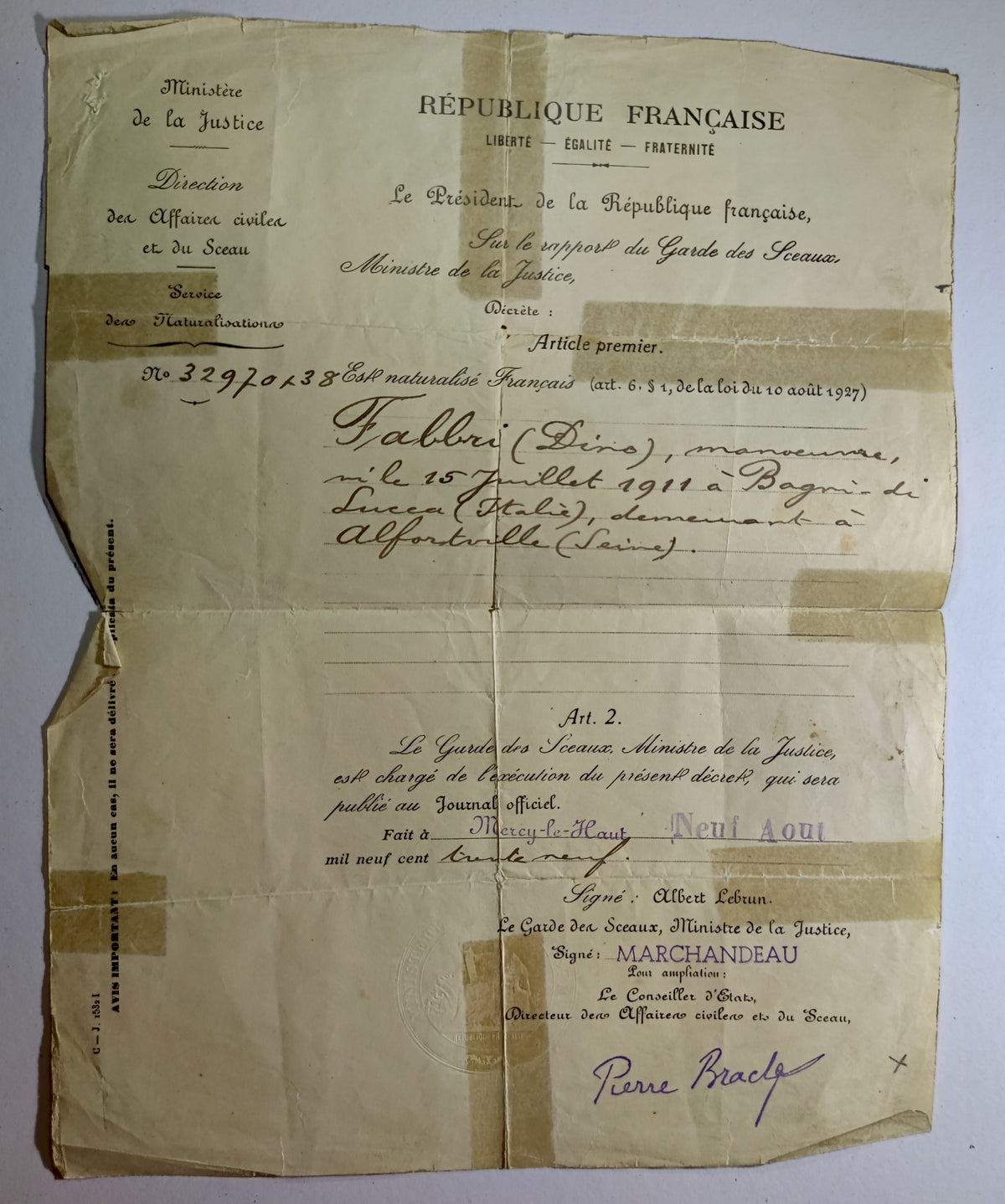Archives d'un immigré italien, Dino Fabbri (1911-1985) : de Lucques à Alfortville, naturalisation 1939, exode, Berlin 1944, rapatriement - lot de 19 documents et une gourmette