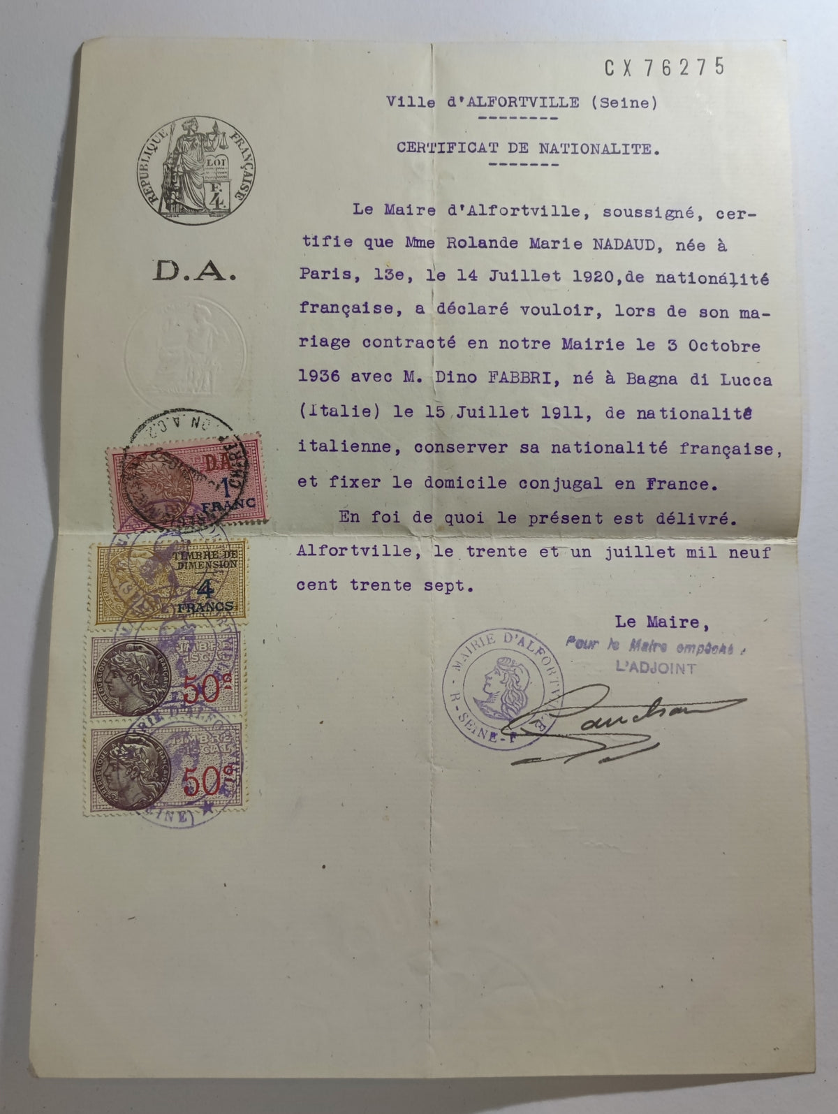 Archives d'un immigré italien, Dino Fabbri (1911-1985) : de Lucques à Alfortville, naturalisation 1939, exode, Berlin 1944, rapatriement - lot de 19 documents et une gourmette