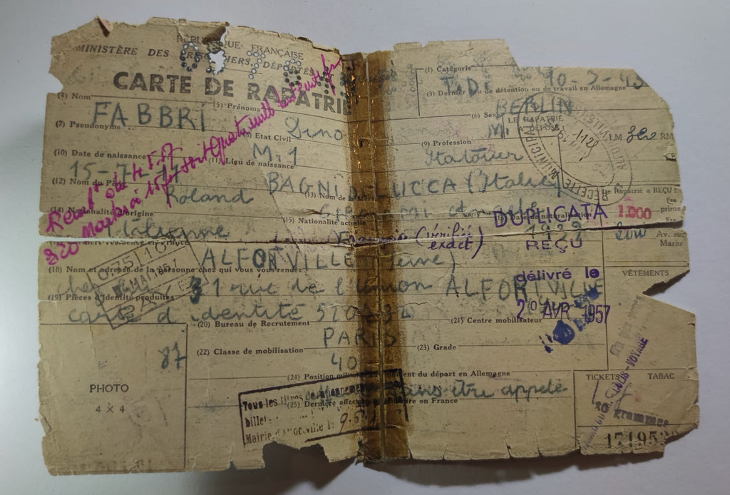 Archives d'un immigré italien, Dino Fabbri (1911-1985) : de Lucques à Alfortville, naturalisation 1939, exode, Berlin 1944, rapatriement - lot de 19 documents et une gourmette