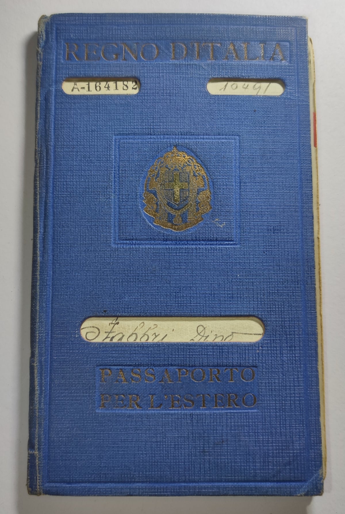 Archives d'un immigré italien, Dino Fabbri (1911-1985) : de Lucques à Alfortville, naturalisation 1939, exode, Berlin 1944, rapatriement - lot de 19 documents et une gourmette