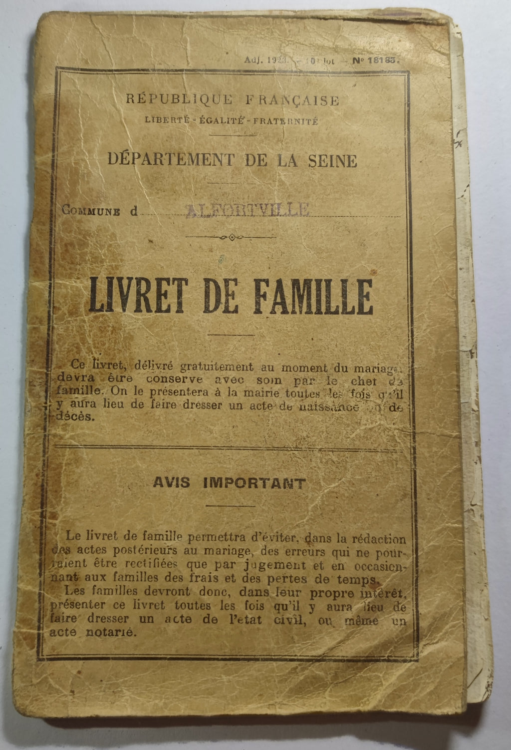 Archives d'un immigré italien, Dino Fabbri (1911-1985) : de Lucques à Alfortville, naturalisation 1939, exode, Berlin 1944, rapatriement - lot de 19 documents et une gourmette