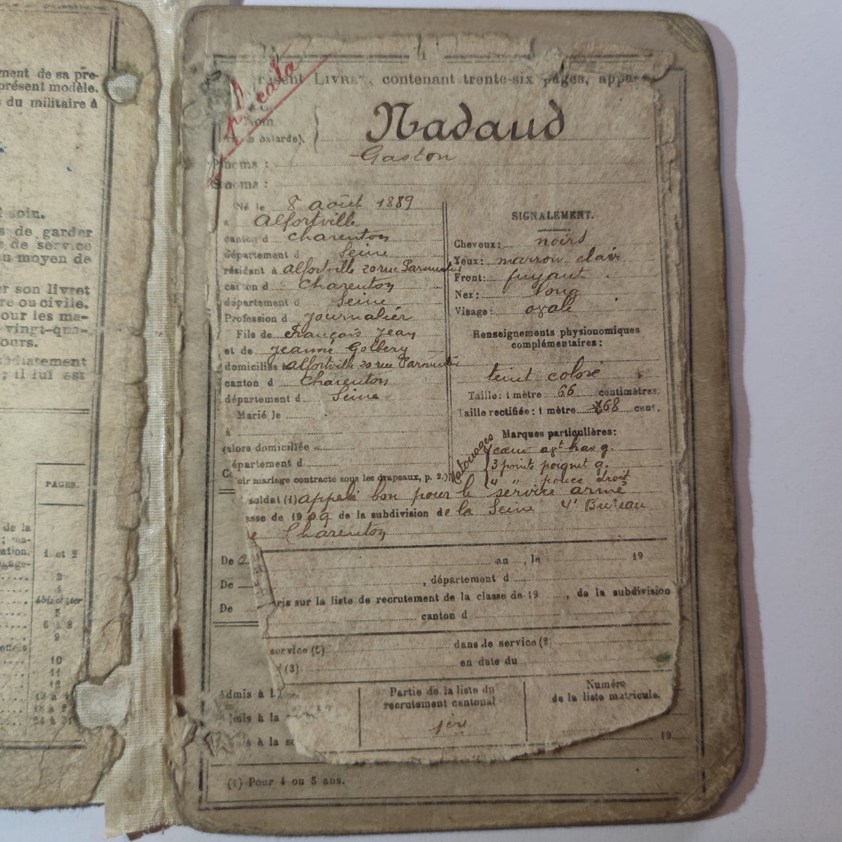 Groupement du poilu Gaston Nadaud (1889-1957), classe 1909 : livret militaire 1914-1919 et sa pochette, carte du combattant, papiers de famille et portrait de cuirassier - Alfortville