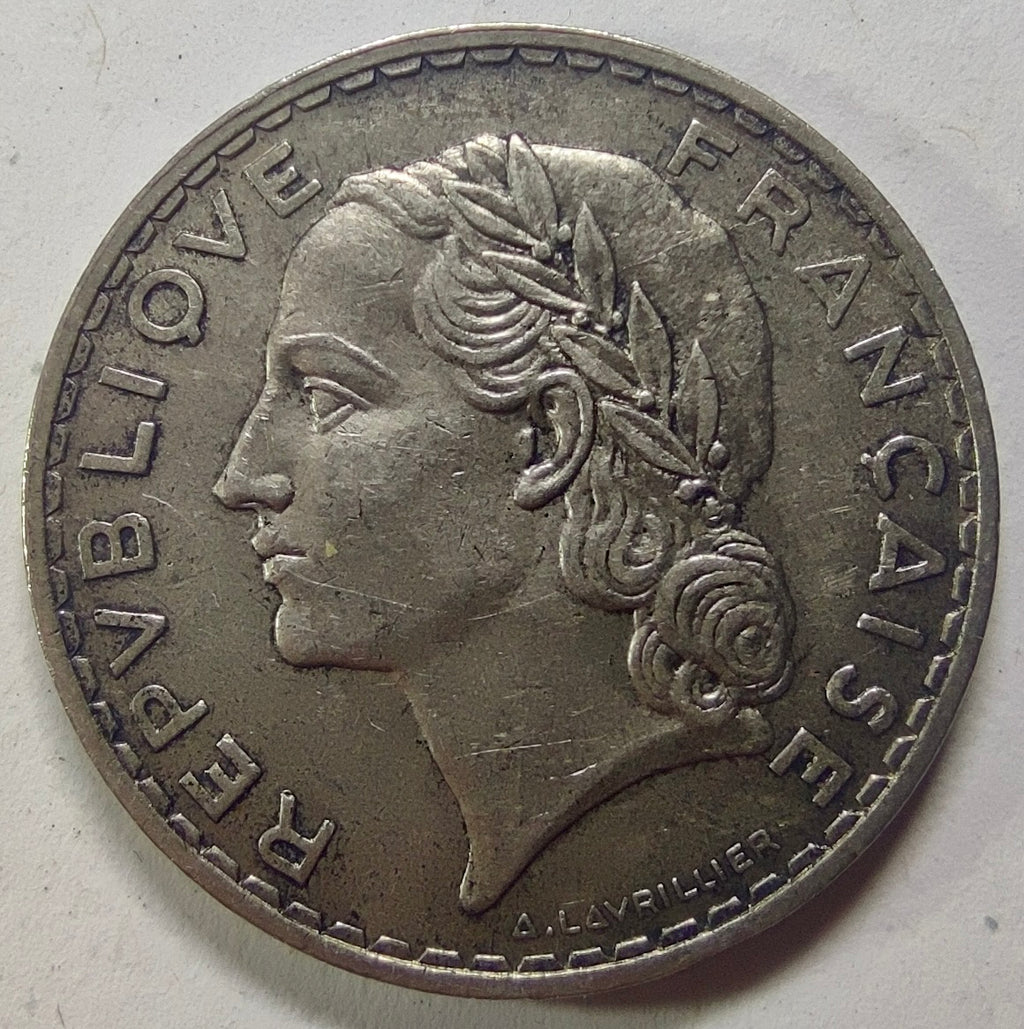 Avers de la 5 francs Lavrillier 1933, Marianne laurée et signature A. Lavrillier.