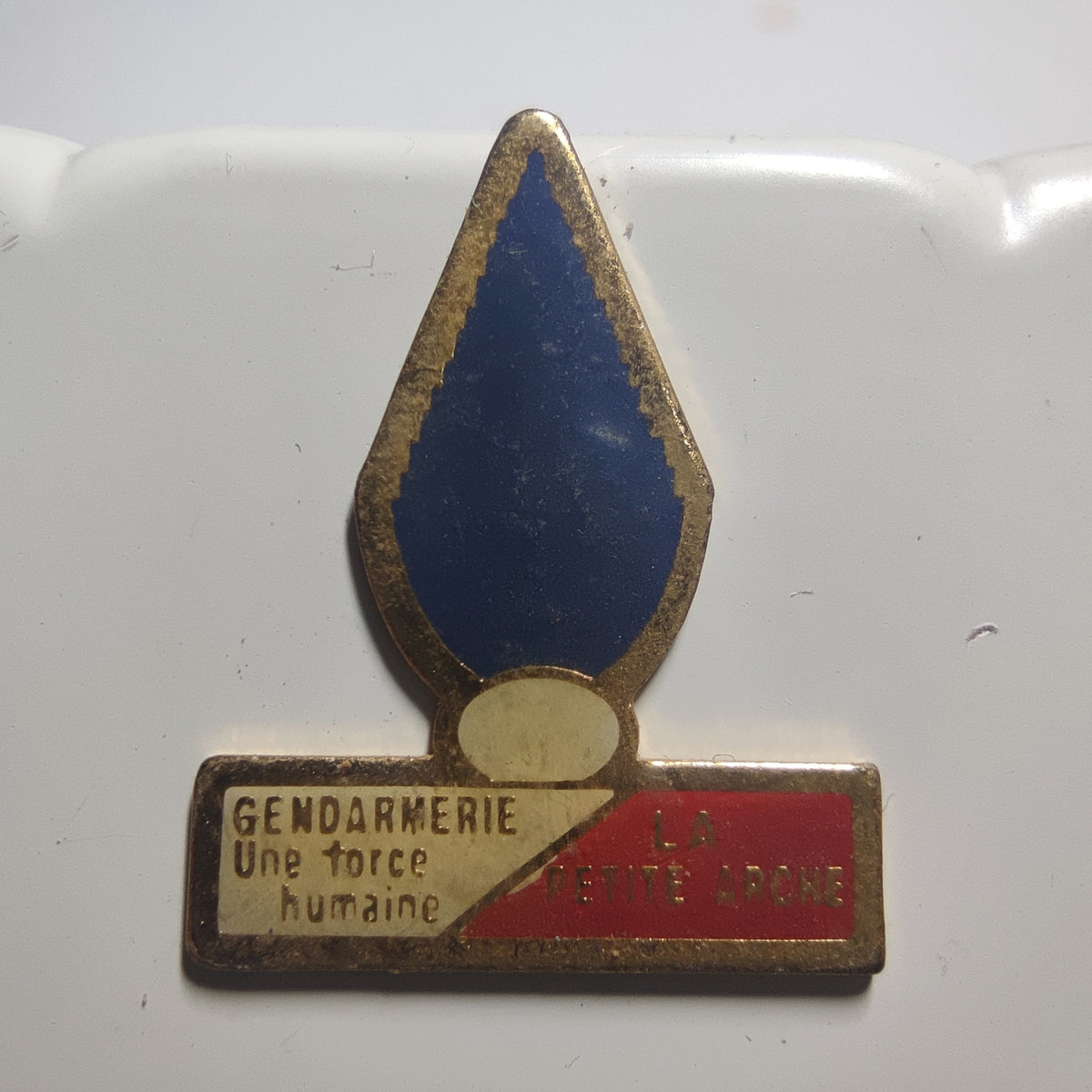Pin’s Gendarmerie, « Une force humaine », « La Petite Arche », vers 1990